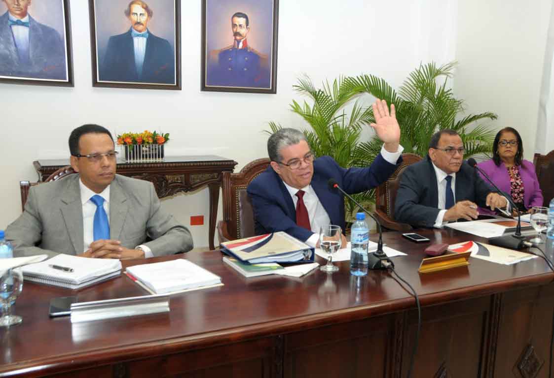  imagen Consejo Nacional de Educación analiza los perfiles que deberán cumplir los  profesores y profesoras del país 