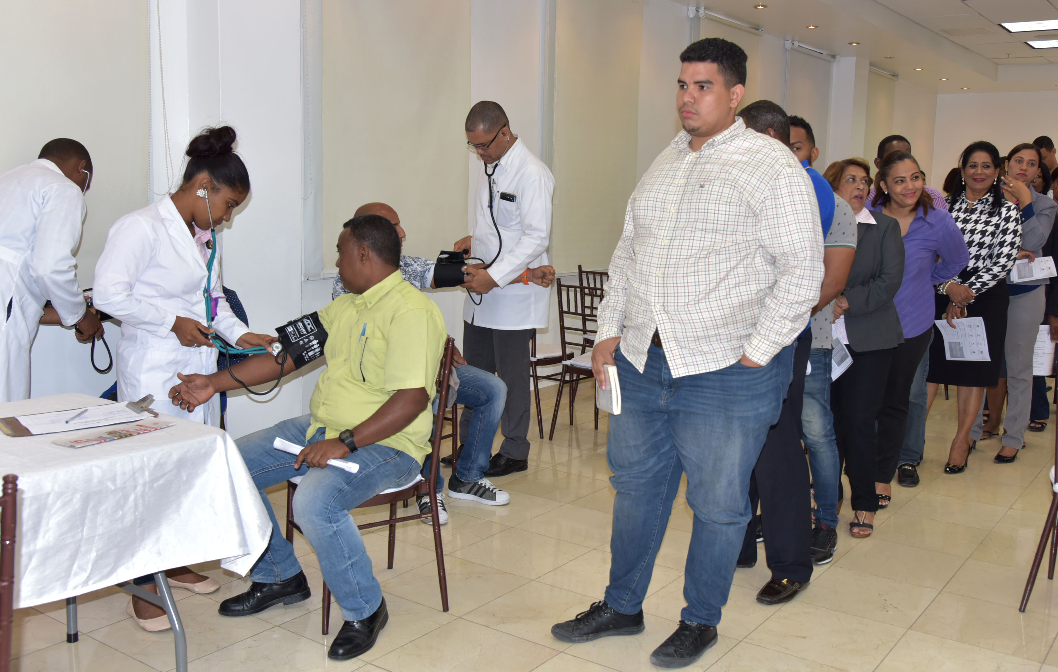  imagen Representaci&oacute;n de los empleados del Minerd que asistieron a la charla. 