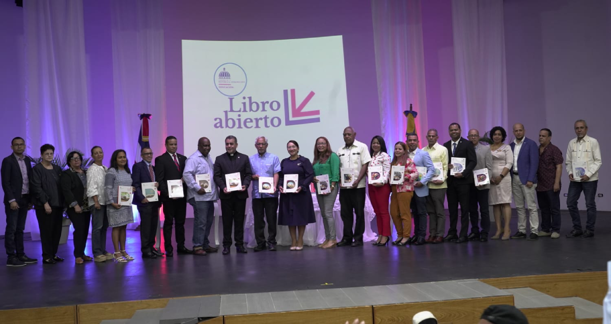  imagen Ministro de Educaci&oacute;n, &Aacute;ngel Hern&aacute;ndez&nbsp; 