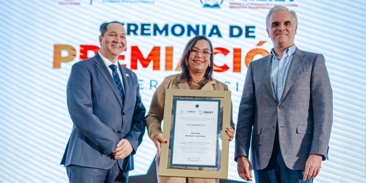  imagen Galardones de la primera edici&oacute;n del Premio a la Evaluaci&oacute;n e Investigaci&oacute;n Educativa Transformadora (PREIET) 