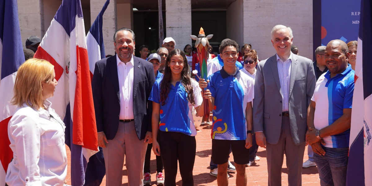  imagen acto inaugural del recorrido de la antorcha de los XI Juegos Escolares Deportivos Nacionales 