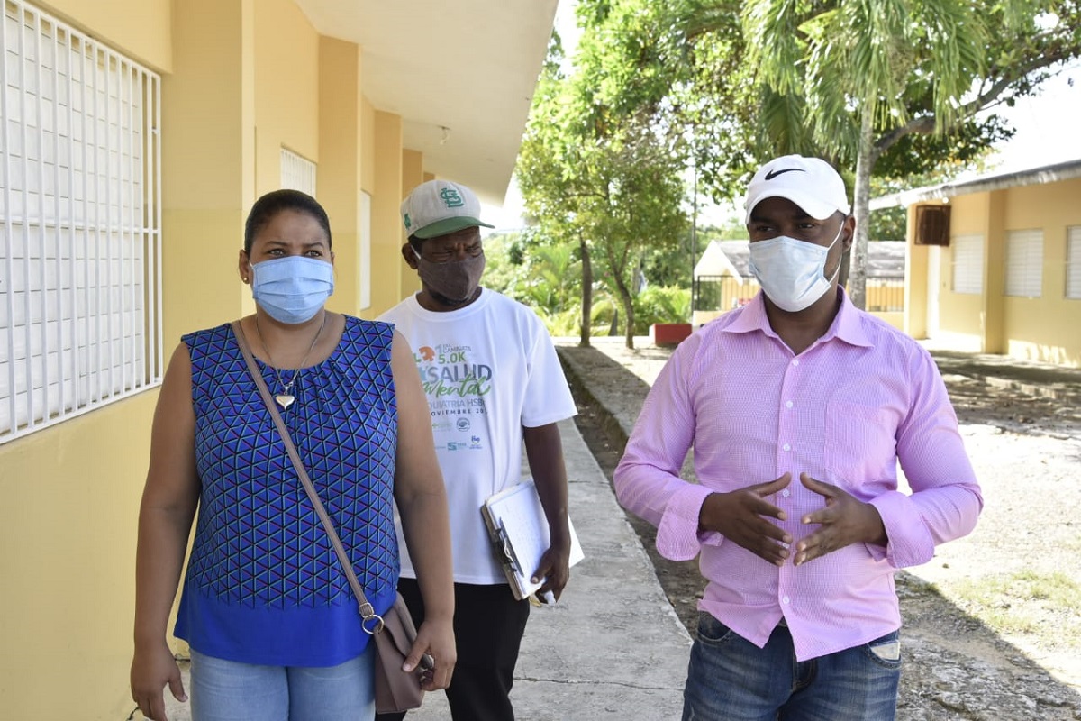  imagen El director de mantenimiento escolar del Distrito Educativo 12-03 de la Regional 12, Ercilio Peralta, asegur&oacute; este martes que m&aacute;s del 90 % de los centros educativos de su demarcaci&oacute;n est&aacute;n listos para iniciar el a&ntilde;o escolar y el resto est&aacute; en fase de adecuaci&oacute;n para esos fines. 