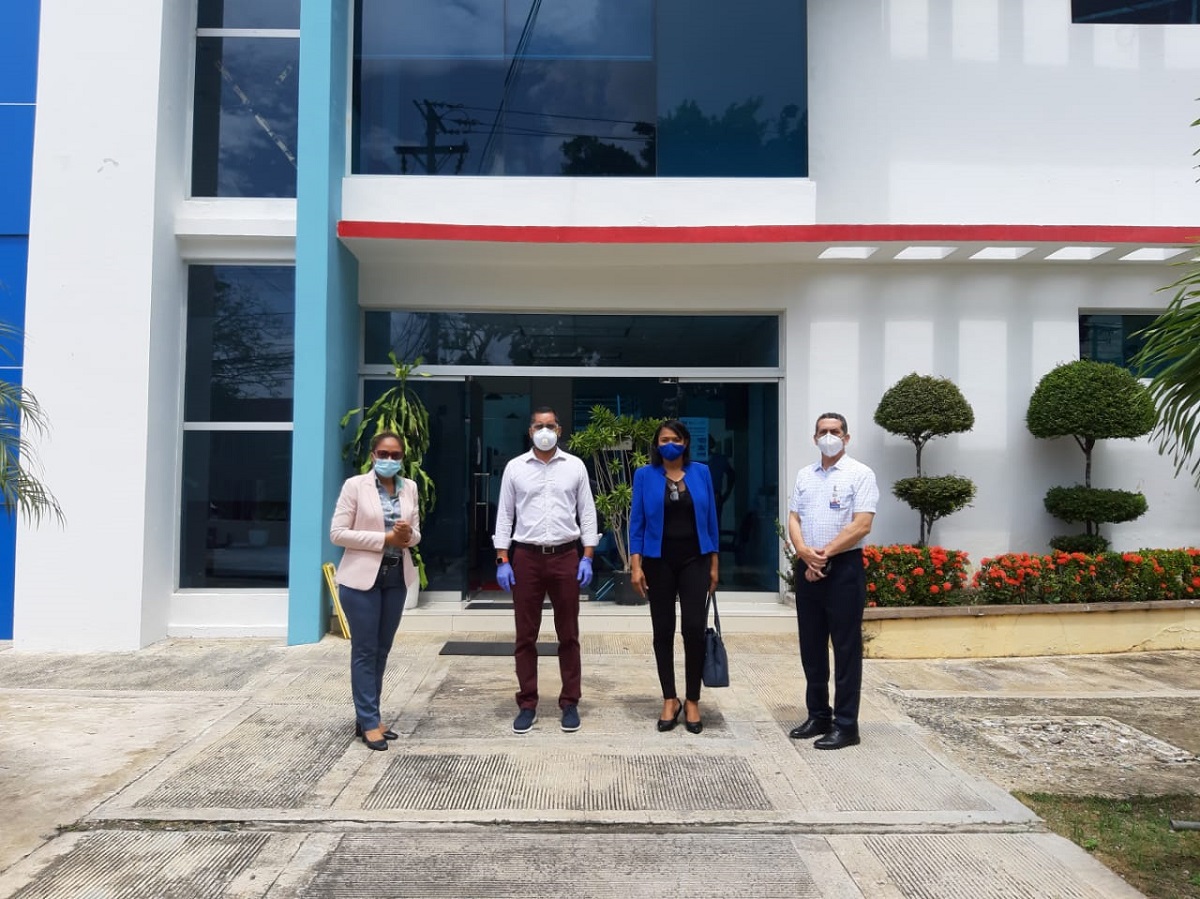  imagen Las subcomisiones de transici&oacute;n del &aacute;rea de Comunicaciones y Tecnolog&iacute;a de la Informaci&oacute;n (TIC) ante el Ministerio de Educaci&oacute;n (MINERD), designadas por el actual ministro Antonio Pe&ntilde;a Mirabal y el entrante Roberto Fulcar, se reunieron por separado para pasar balance a los proyectos y acciones que se encuentran en proceso en esas &aacute;reas. 