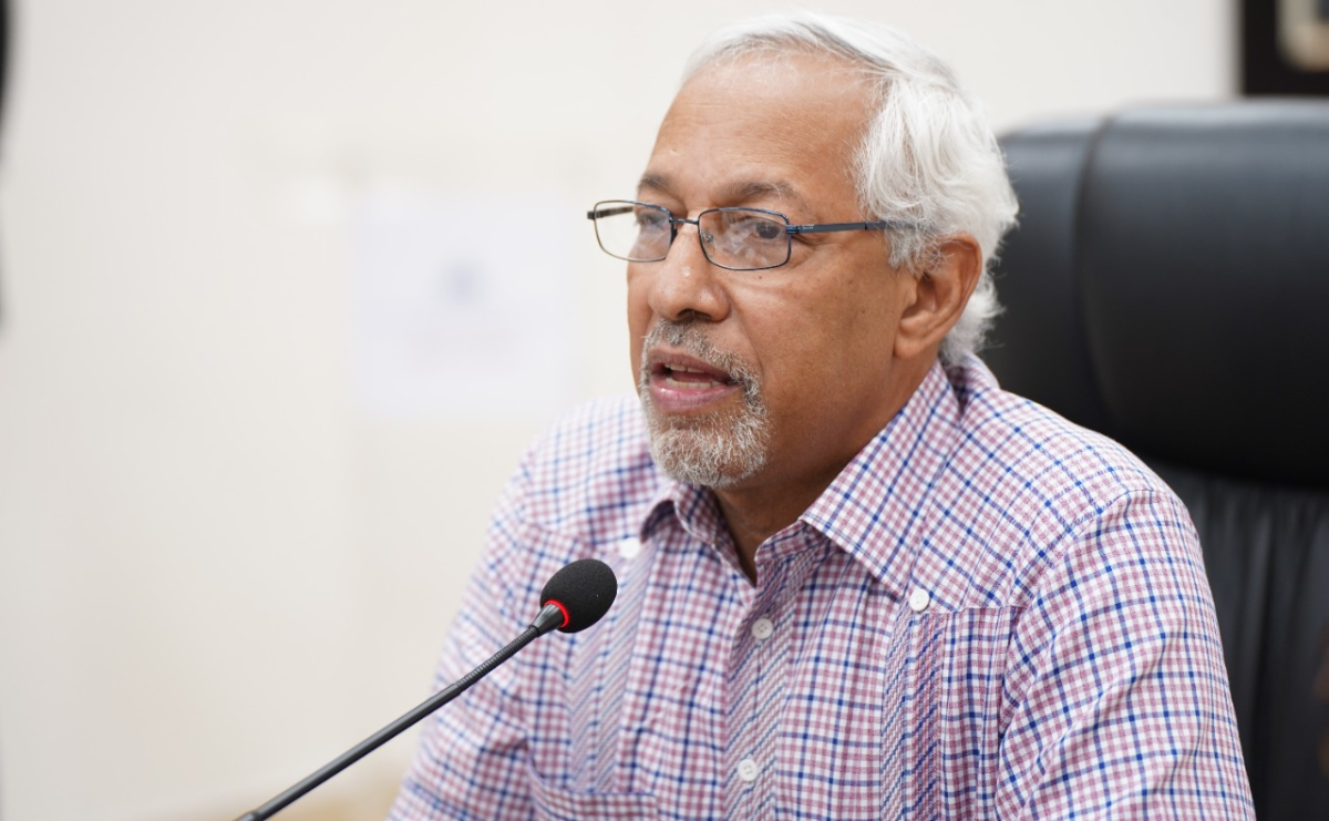 imagen Ministro de Educaci&oacute;n, &Aacute;ngel Hern&aacute;ndez reunido con directores regionales. 