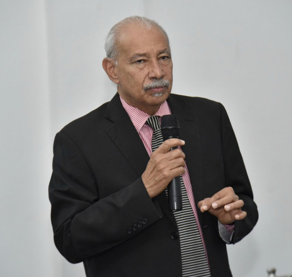  imagen Viceministro de Servicios T&eacute;cnicos y Pedag&oacute;gicos, Frank D&acute;Oleo. 