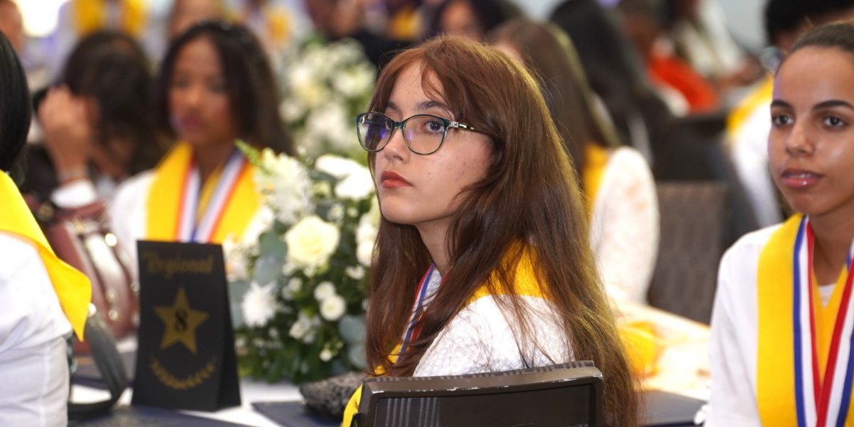  imagen Galard&oacute;n Diploma de M&aacute;xima Excelencia a 150 estudiantes del nivel Secundario 