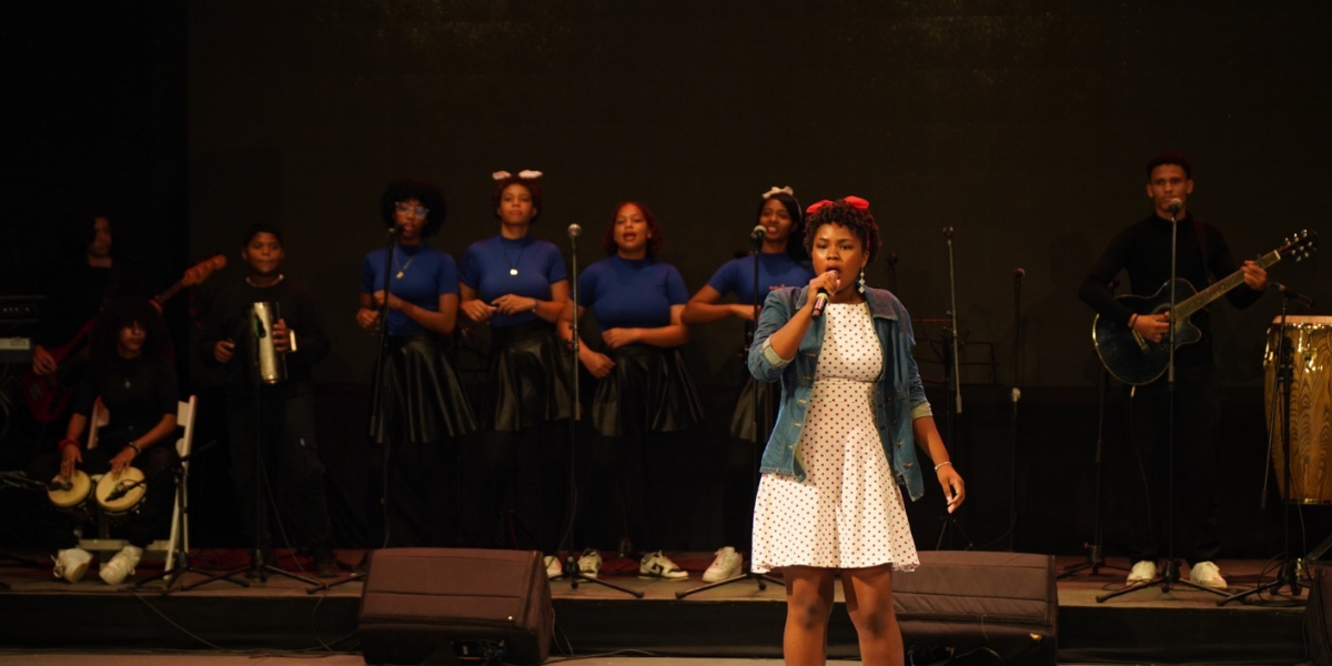  imagen Fotos de estudiantes en Gala de Arte 
