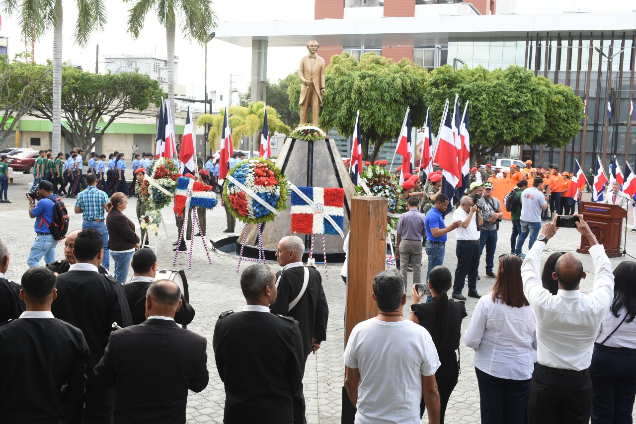  imagen Estudiantes de diversas regionales educativas en el pa&iacute;s realizan actos conmemorativos por Independencia Nacional. 