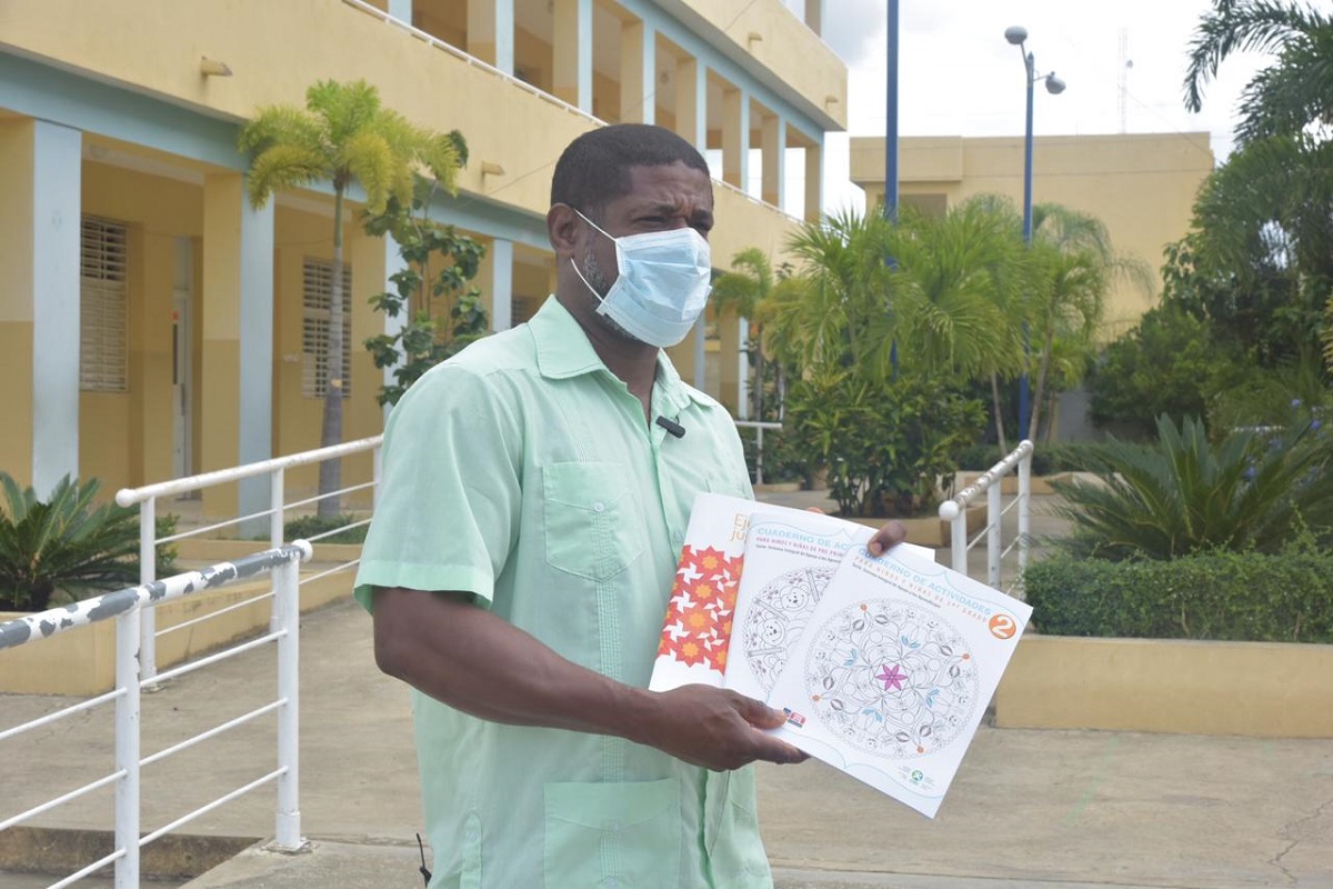  imagen La Regional 17 en Monte Plata, encabez&oacute; la entrega local de los cuadernillos a los padres, madres y tutores 