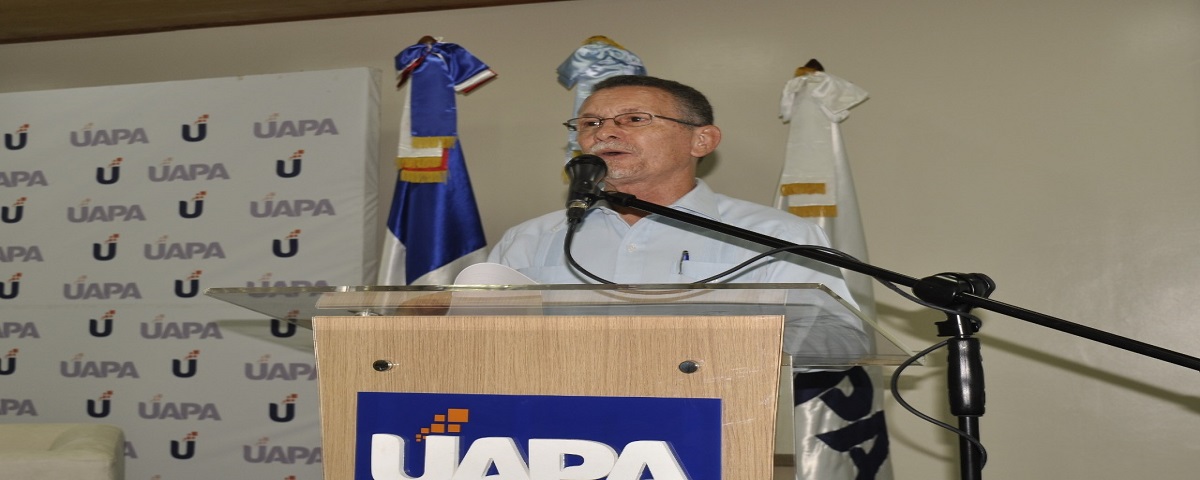  imagen El director Regional de Santiago, maestro Jos&eacute; Manuel Fern&aacute;ndez Abreu 