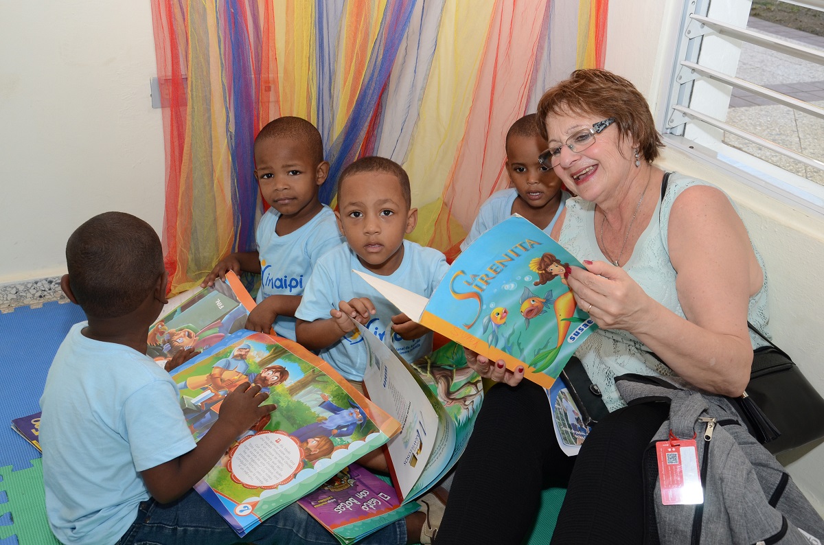  imagen En el recorrido tambi&eacute;n participaron Altagracia Olivo, directora de Redes de Servicios del INAIPI; Clara P&eacute;rez, encargada de CAIPI, as&iacute; como Ail&iacute;n Pe&ntilde;a, coordinadora del centro CAIPI Los Molina, en San Crist&oacute;bal, entre otras personalidades.
&nbsp; 