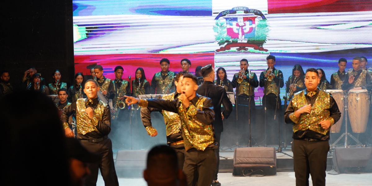  imagen Fotos de estudiantes en Gala de Arte 