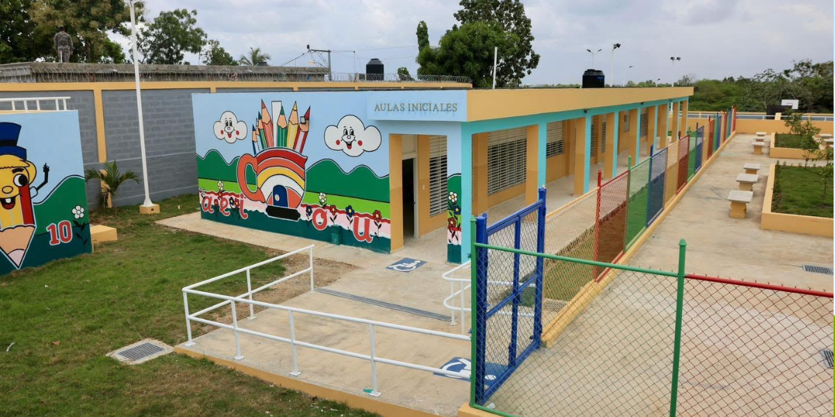  imagen Escuela B&aacute;sica Espejo Camila Henr&iacute;quez Fe y Alegr&iacute;a, en Los Alcarrizos 