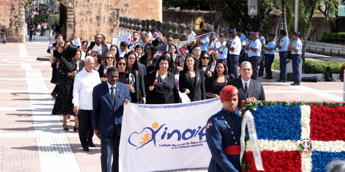  imagen Primera dama Raquel Arbaje y do&ntilde;a Besaida Manola Santana 