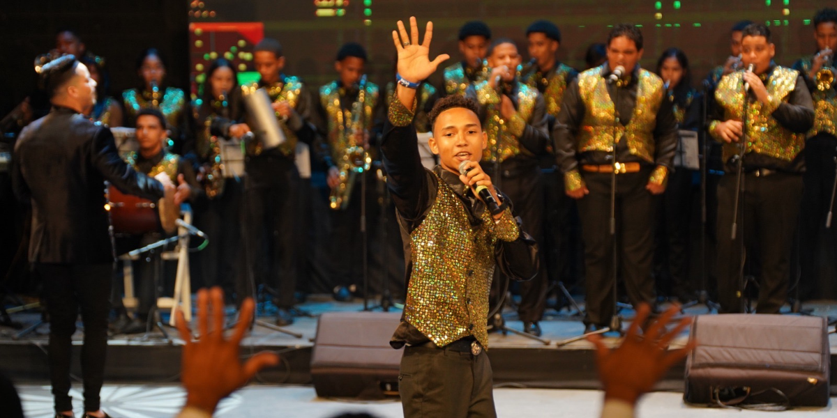  imagen Fotos de estudiantes en Gala de Arte 