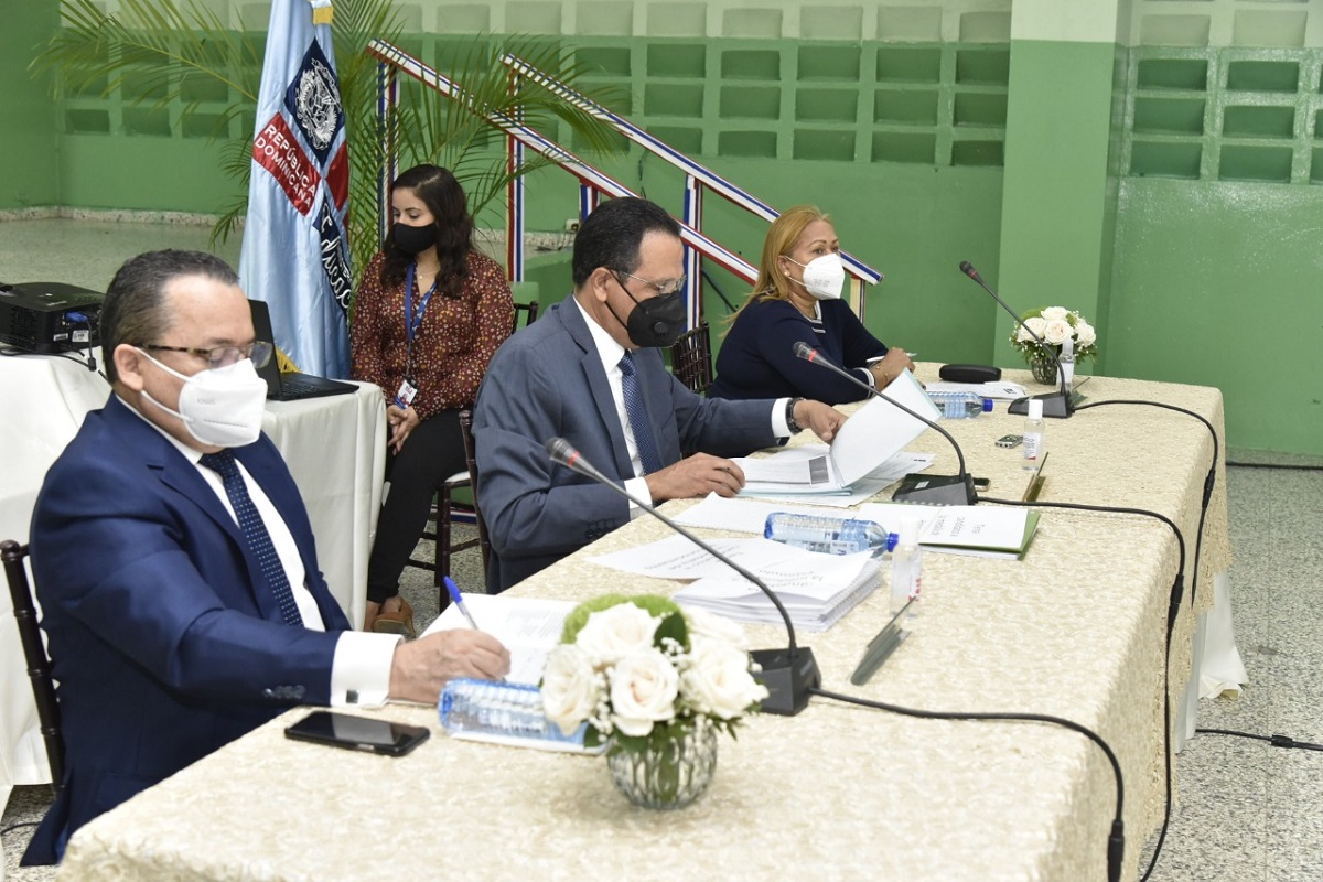  imagen Consejo Nacional de Educaci&oacute;n selecciona docentes que ser&aacute;n reconocidos con la Medalla a la Excelencia Magisterial 2020 