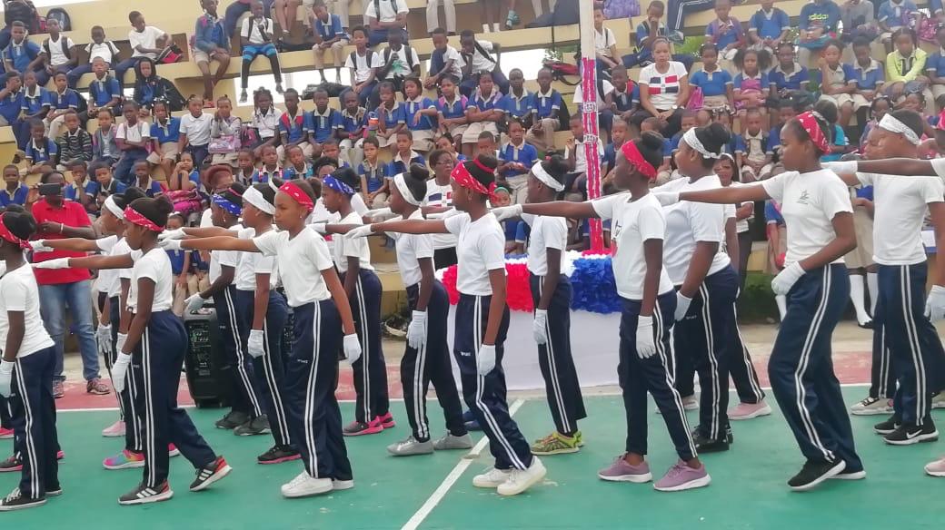  imagen Estudiantes de diversas regionales educativas en el pa&iacute;s realizan actos conmemorativos por Independencia Nacional. 
