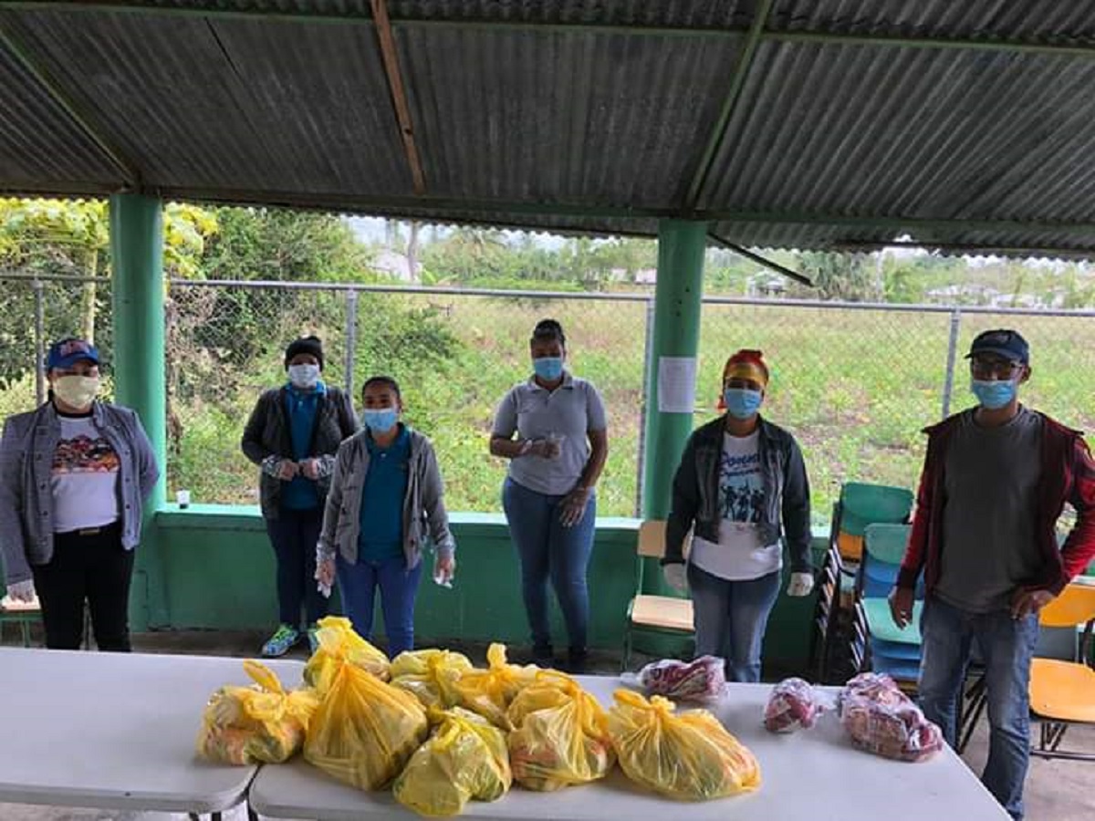  imagen Estas raciones contienen arroz, leguminosas (habichuelas, arvejas, lentejas), pastas, sardinas en salsa de tomate, lata de ma&iacute;z, harina de ma&iacute;z y aceite. Adem&aacute;s, leche l&iacute;quida UHT y panes o galletas.&nbsp;
&nbsp; 