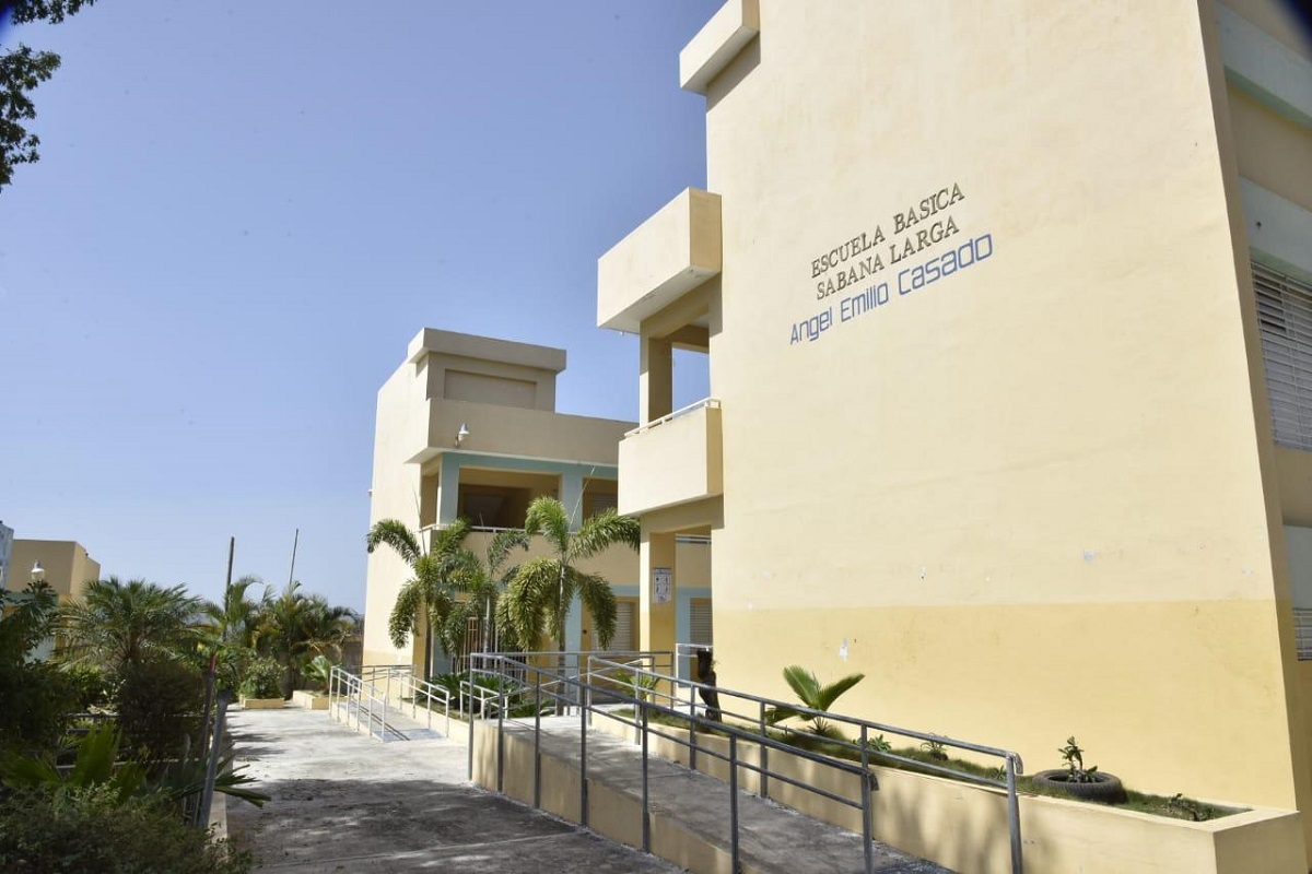  imagen Fachada Liceo &Aacute;ngel Emilio Casado 