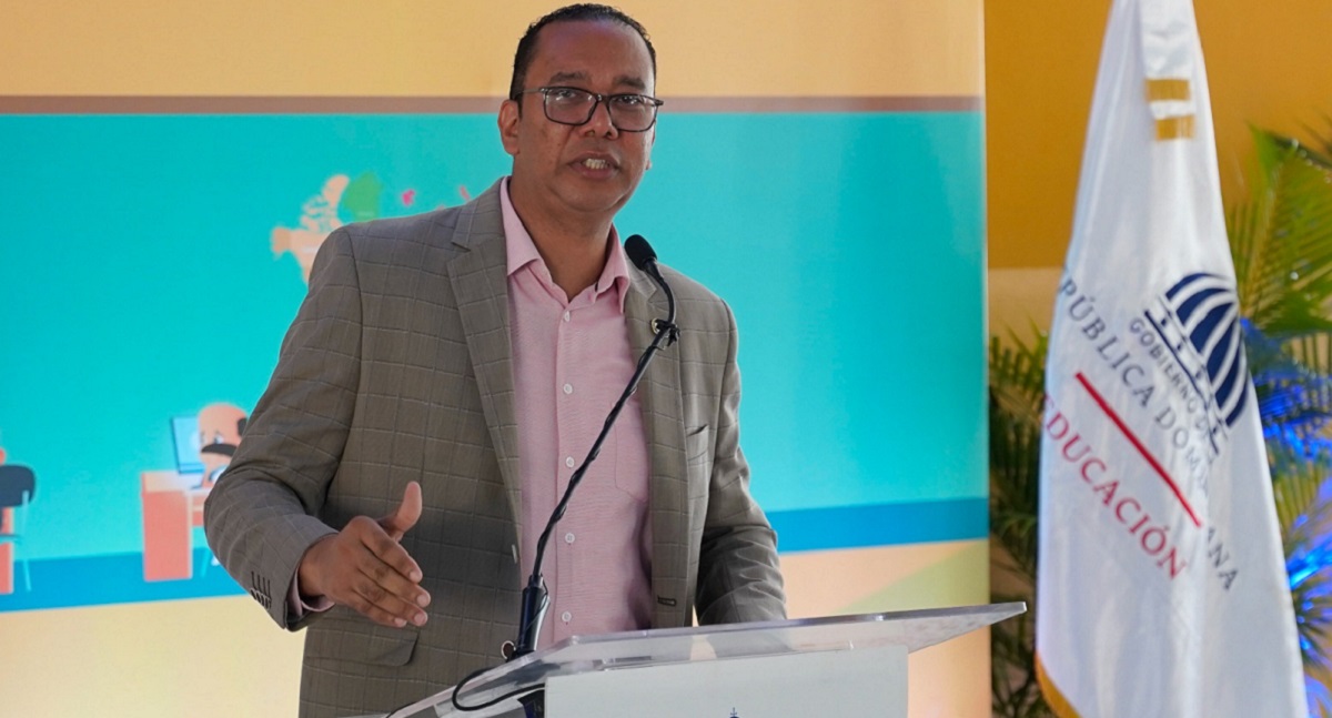  imagen Foto de estudiante con&nbsp;buenas&nbsp; en innovaci&oacute;n tecnol&oacute;gica 