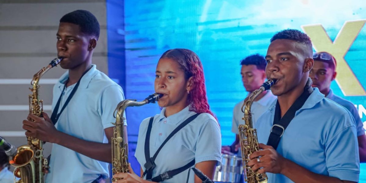  imagen Estudiantes feria del libro 