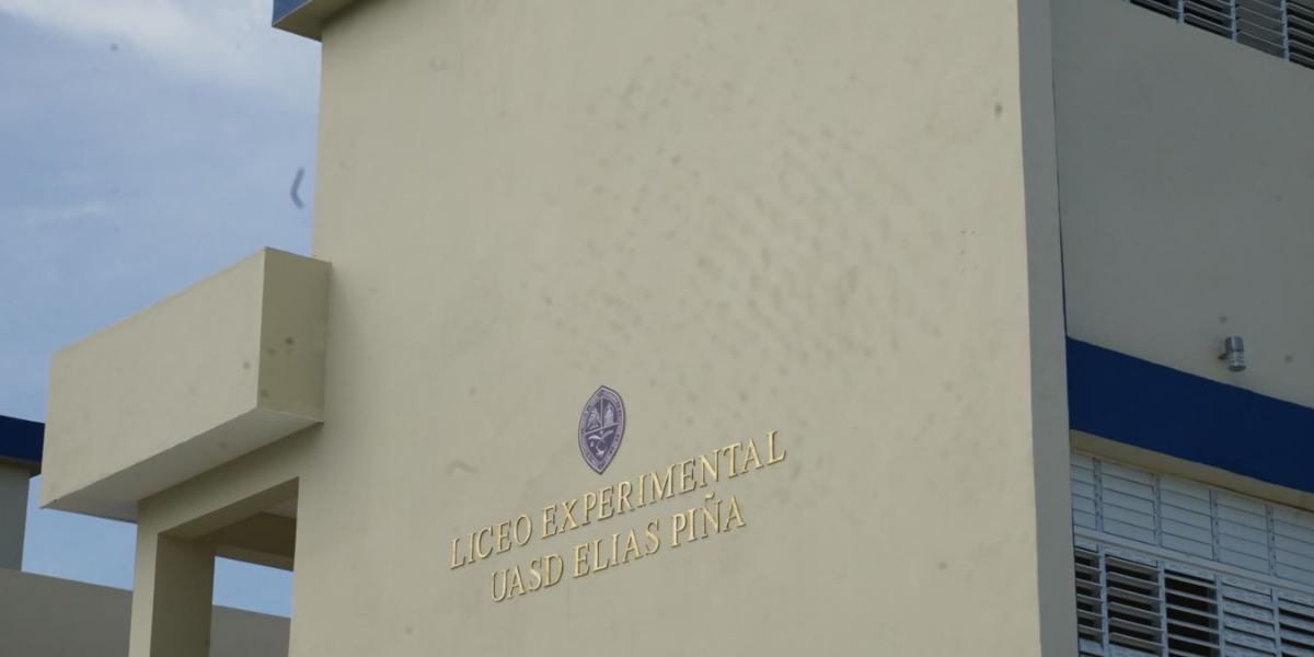  imagen fotos de la inauguracion del Liceo Experimental UASD El&iacute;as Pi&ntilde;a 