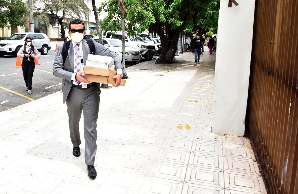  imagen Comisi&oacute;n de Rep&uacute;blica Digital-Educaci&oacute;n muestra evidencias de transparencia con que se entrega computadoras a estudiantes y maestros 