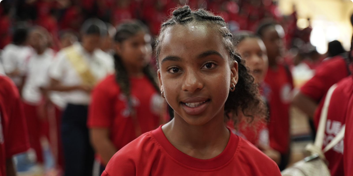  imagen De Camps fue reconocido por su compromiso con la formaci&oacute;n integral de los estudiantes. 