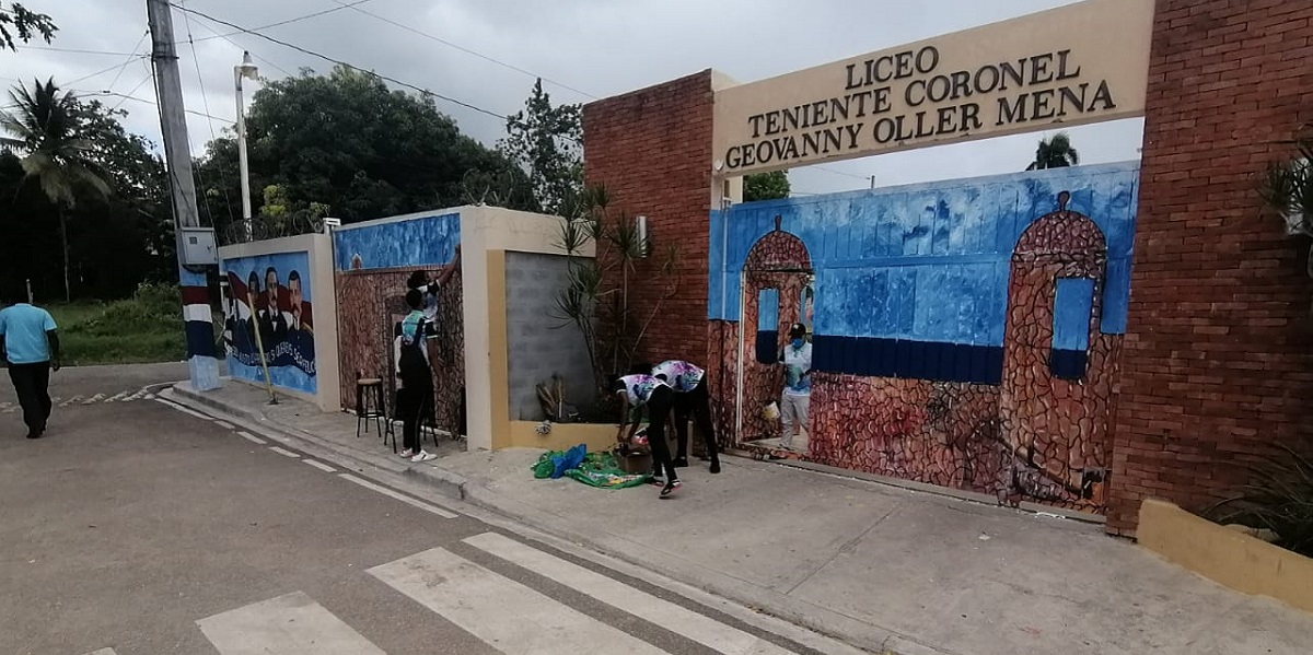  imagen Fachada Liceo Teniente Coronel Geovanny Oller Mena 