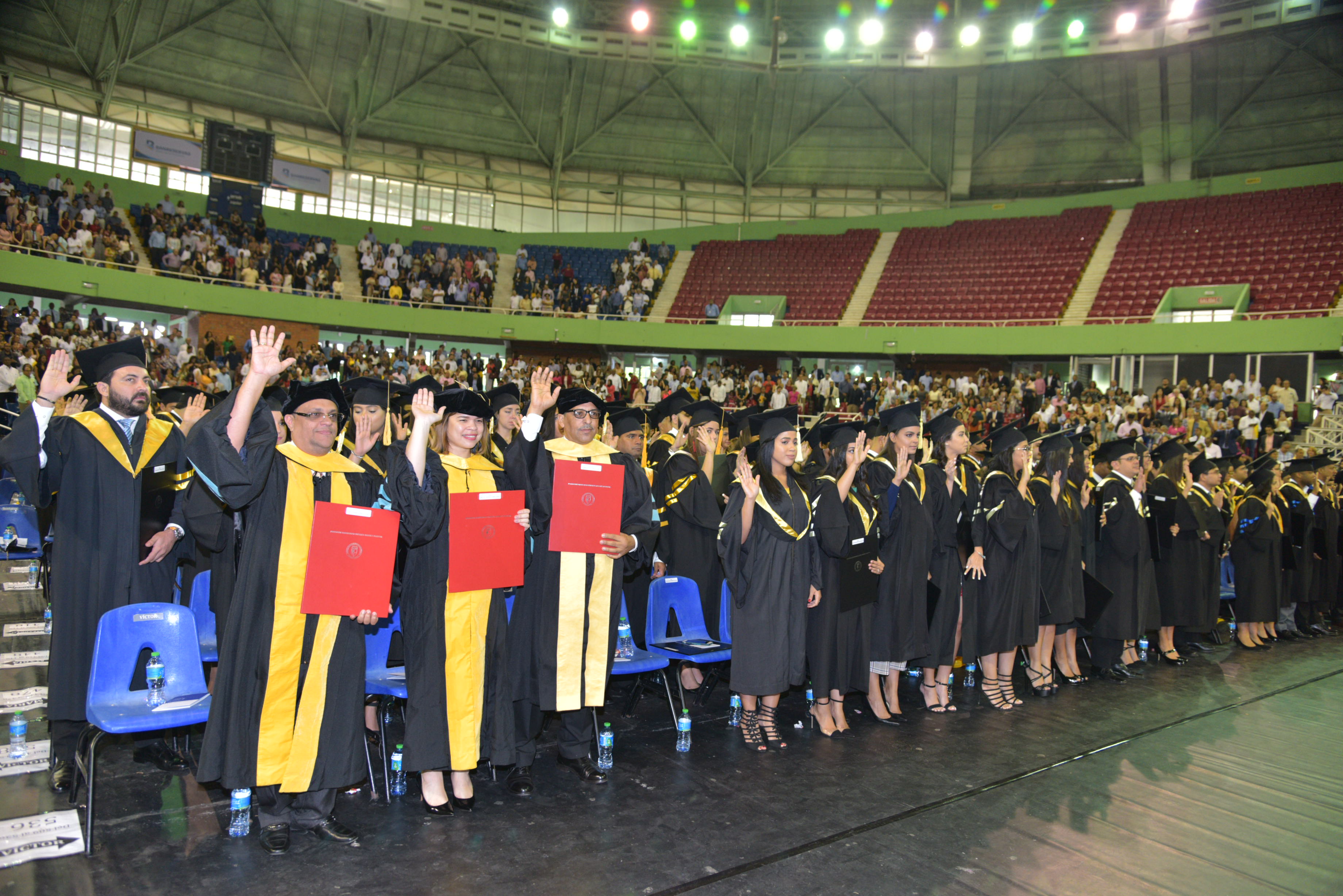  imagen Ministro de Educaci&oacute;n, Antonio Pe&ntilde;a Mirabal,&nbsp;como orador invitado en la Sexag&eacute;sima Graduaci&oacute;n de la Pontificia Universidad Cat&oacute;lica Madre y Maestra.&nbsp; 