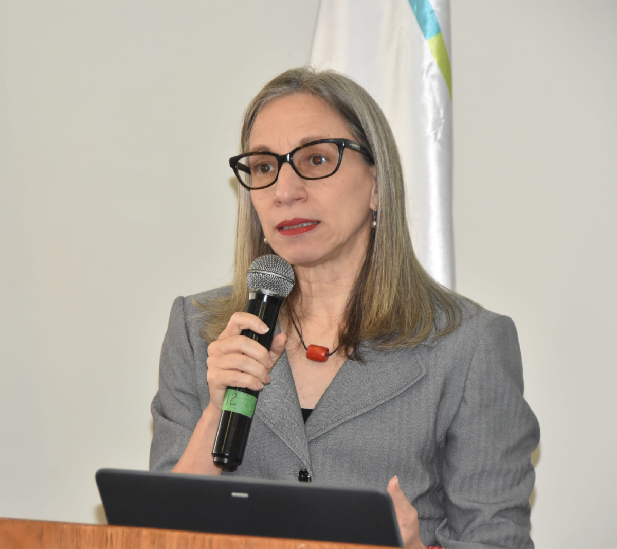  imagen Mesa directiva de pie. 