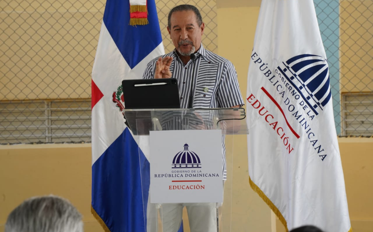  imagen Presidente de la Rep&uacute;blica Dominicana, Luis Abinader, y el Ministerio de Educaci&oacute;n (MINERD) inauguran centros educativos Escuela B&aacute;sica Juan Pablo Duarte y un Centro de Atenci&oacute;n Integral a la Primera Infancia (CAIPI), en el municipio de Hondo Valle, provincia El&iacute;as Pi&ntilde;a. 