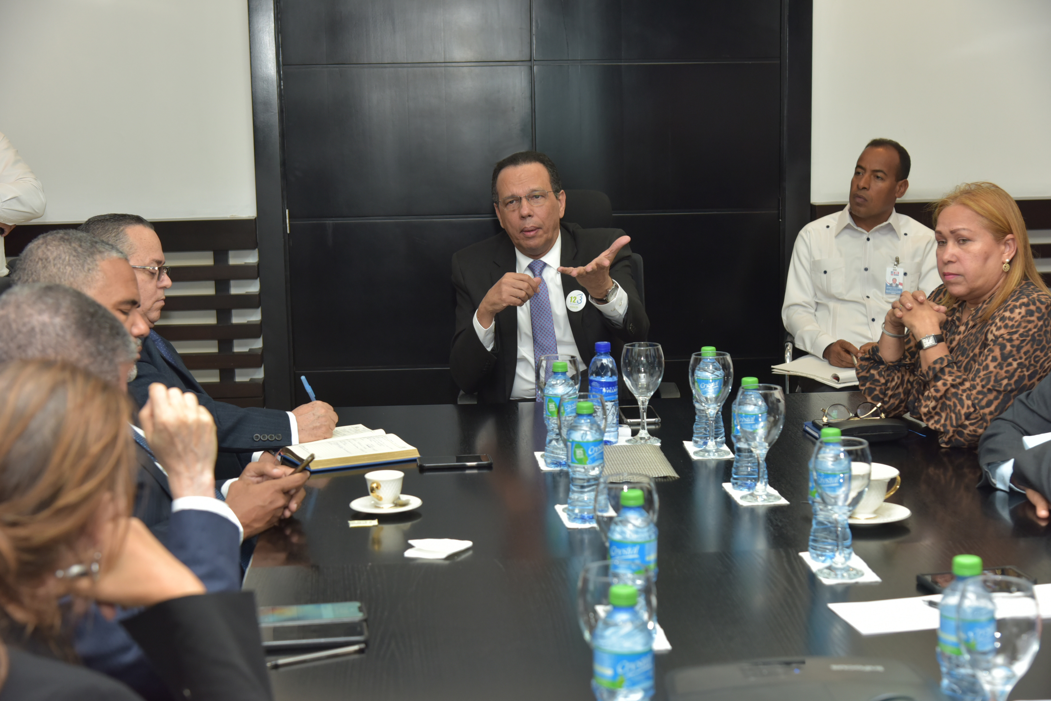  imagen Ministro Pe&ntilde;a Mirabal se reune con&nbsp;gabinete de trabajo en procura de buscar alternativas viables que permitan seguir la docencia en el eventual caso que deba ser interrumpida por precauci&oacute;n ante el COVID-19. 