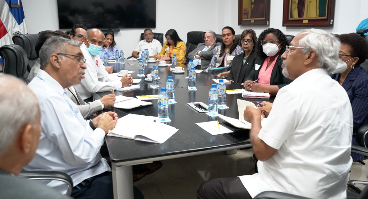  imagen Ministro de Educaci&oacute;n se re&uacute;ne con representantes del IDEC y el Foro Socioeducativo. 