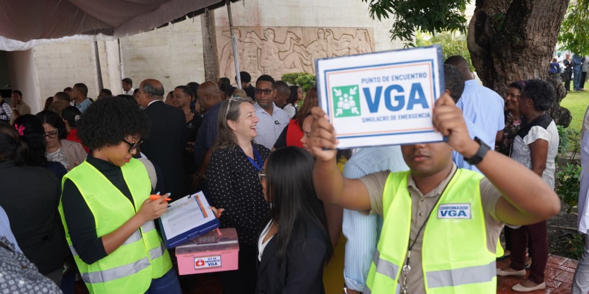  imagen Personal del MINERD participando en el&nbsp;&nbsp;Simulacro Nacional de Evacuaci&oacute;n por Terremoto 2026&nbsp; 