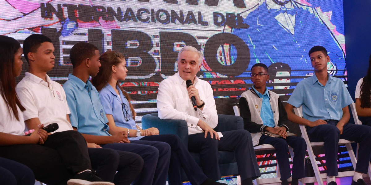  imagen Foto con estudiantes&nbsp; 