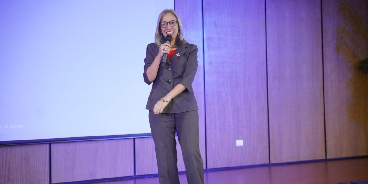  imagen Ministro Angel Hern&aacute;ndez 