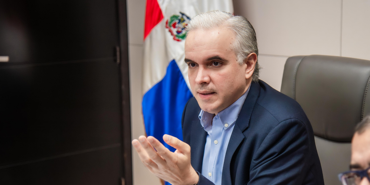  imagen Ministro De Camps en el Sal&oacute;n Ercilia Pep&iacute;n 