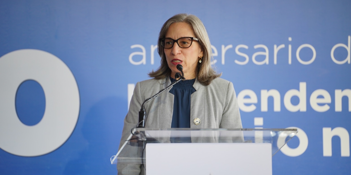  imagen Foto de estudiantes en la explanada del MINERD&nbsp; 