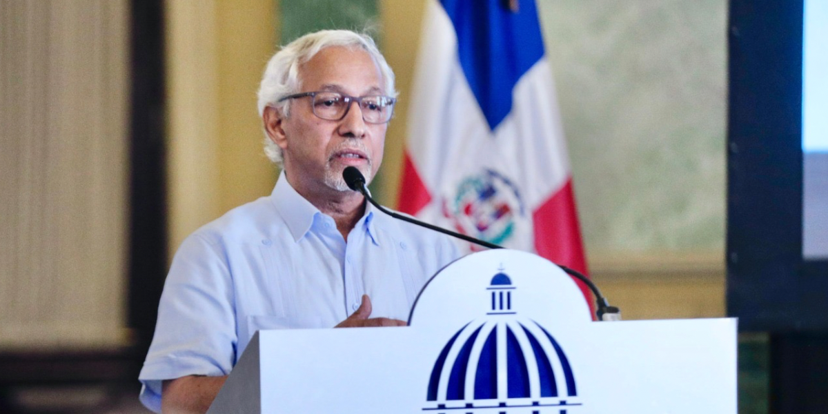  imagen Presidente Luis Abinader y Ministro de Educaci&oacute;n&nbsp; 