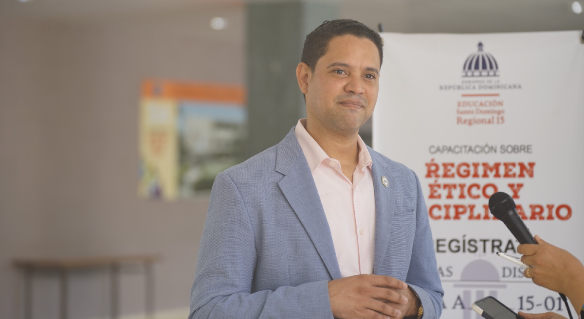  imagen DIrector de la Regional 15, Rafael Amador Figaris. 