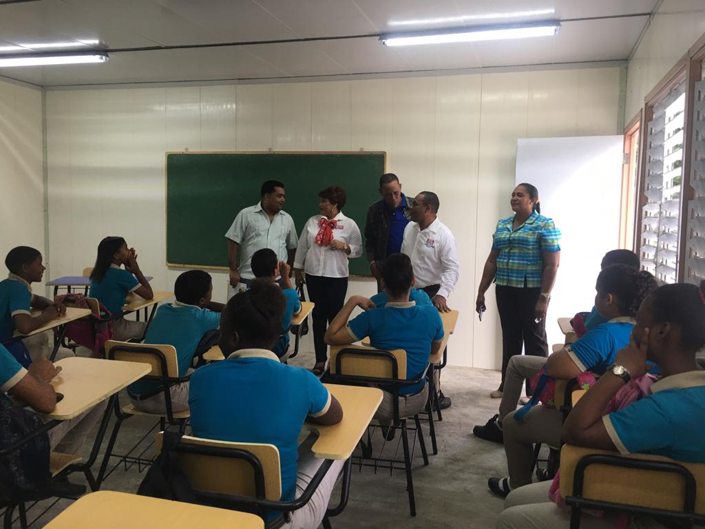  imagen La Directora de la Regional 01, Nancy Aurea Cuevas y el Director de Distrito 0103, Merquelin F&eacute;liz Ferreras 