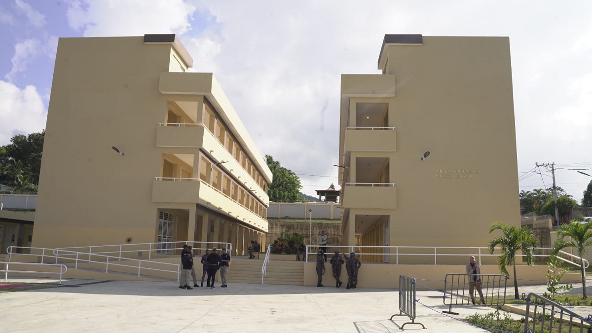  imagen Presidennte Luis Abinader, en inauguraci&oacute;n del Liceo Gregorio Everest Crisp&iacute;n&nbsp; 