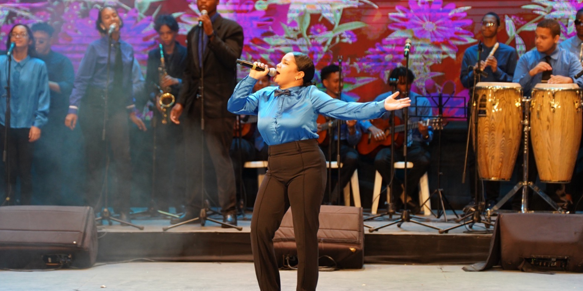  imagen Fotos de estudiantes en Gala de Arte 