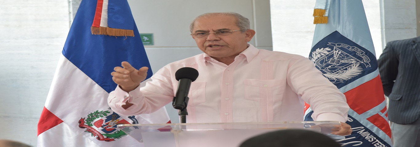  imagen Licenciado Henry Santos 