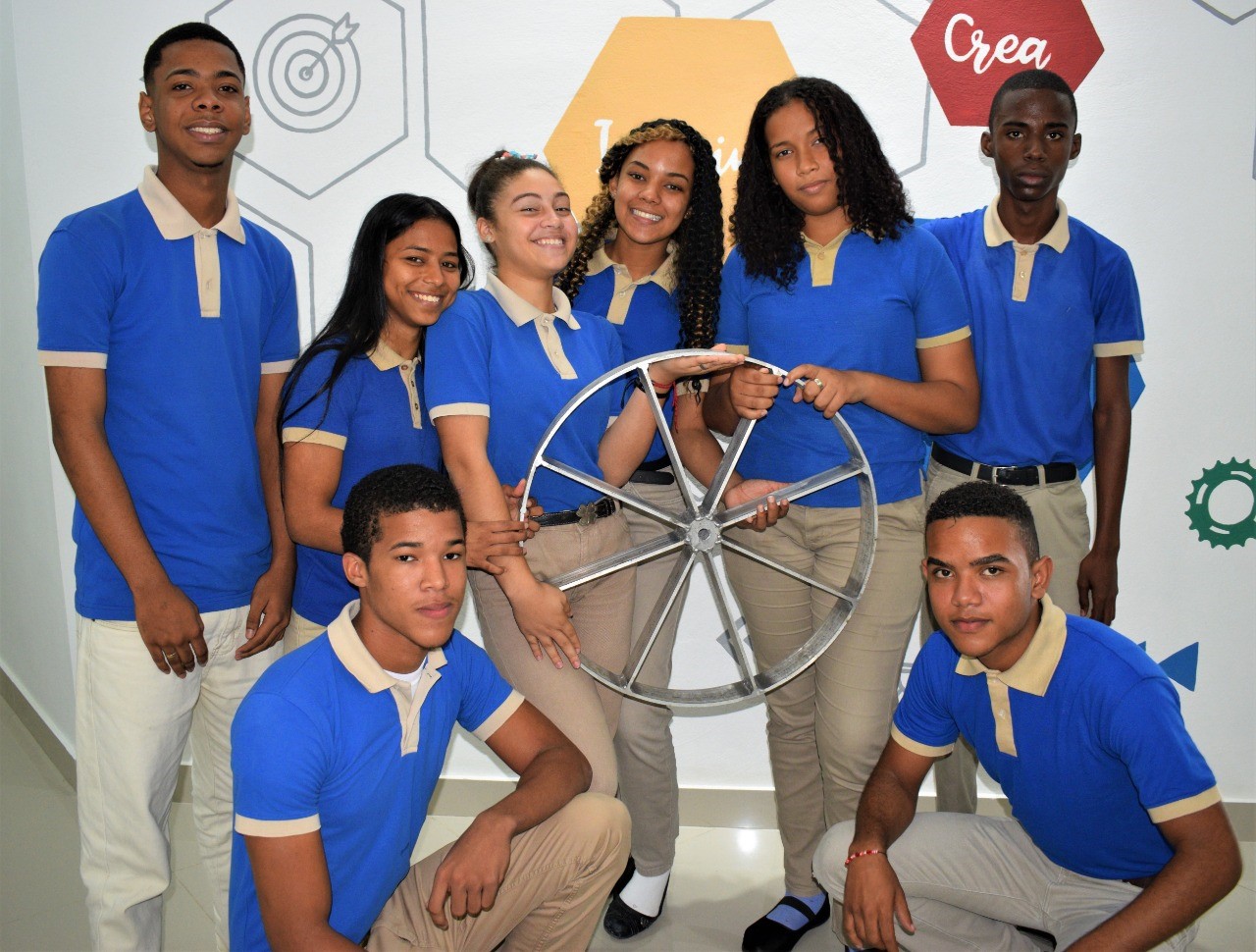  imagen Estudiantes instegrantes del equipo que participar&aacute; en el Nasa Rover Challenge. 