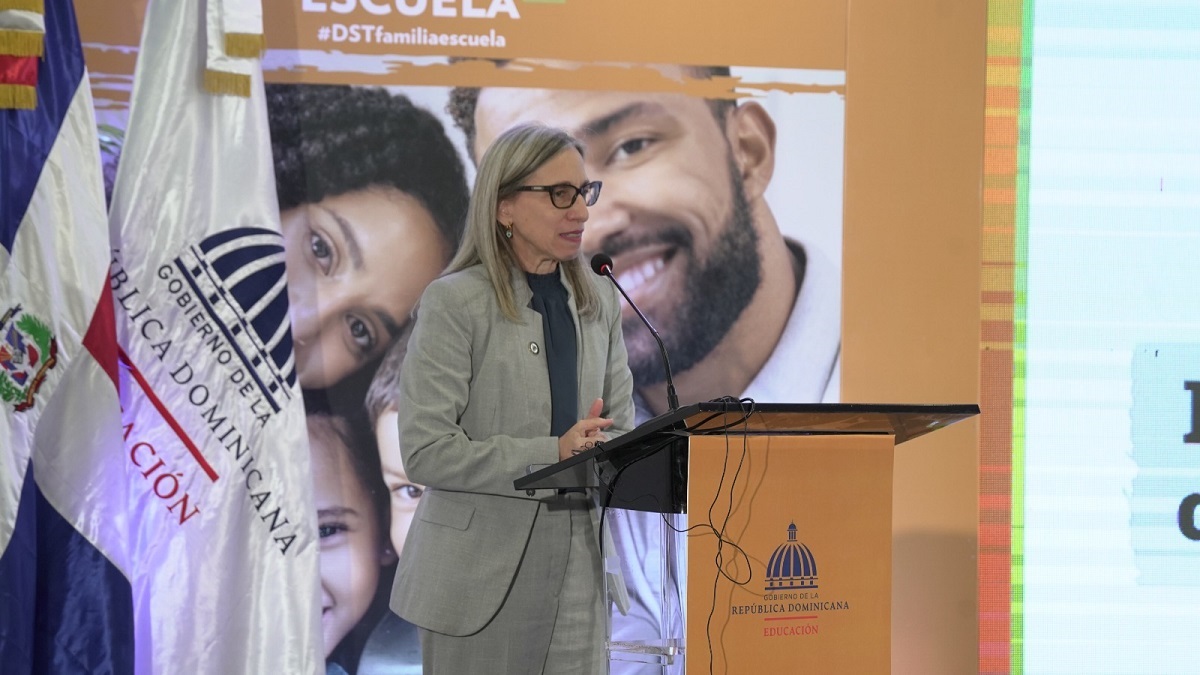  imagen Foto de la viceministra&nbsp;Ancell Scheker y dem&aacute;s entidades&nbsp; 