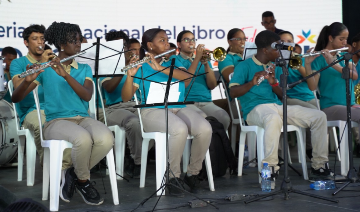  imagen Estudiantes en actividades art&iacute;sticas 