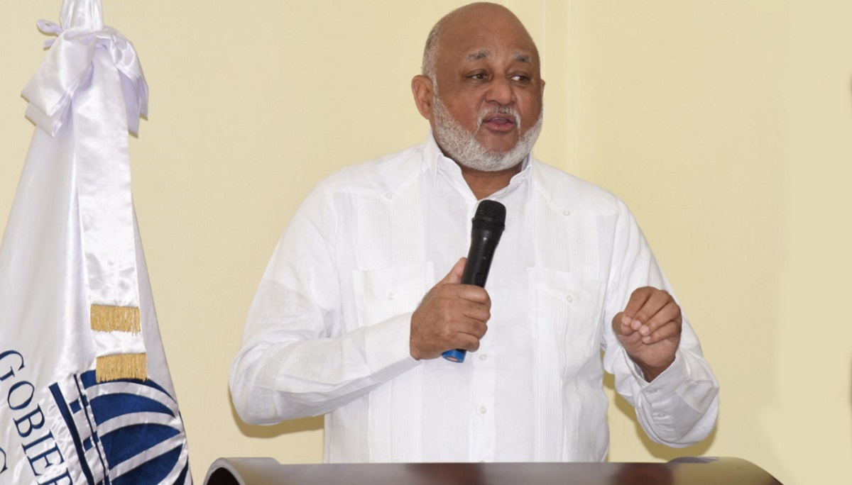  imagen Ministro de educaci&oacute;n Roberto Fulcar 