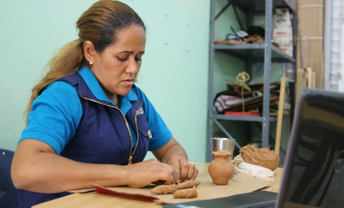  imagen Fachada Liceo Teniente Coronel Geovanny Oller Mena 